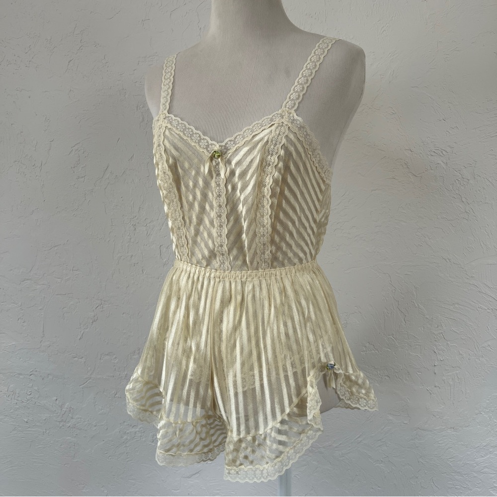 1980s Vintage Sheer Striped Mesh Camisole & Shorts Lingerie/Pajama Set